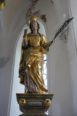 카타니아의 성녀 아가타_photo by Edelmauswaldgeist_in the Church of the Visitation of Mary in Unterhausen_Germany.jpg